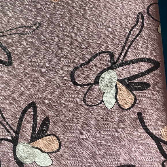 Abstract dragonfly lilac Ipsy cosmetic bag. Apx 5 x 7”. Excellent condition. - Picture 3 of 6